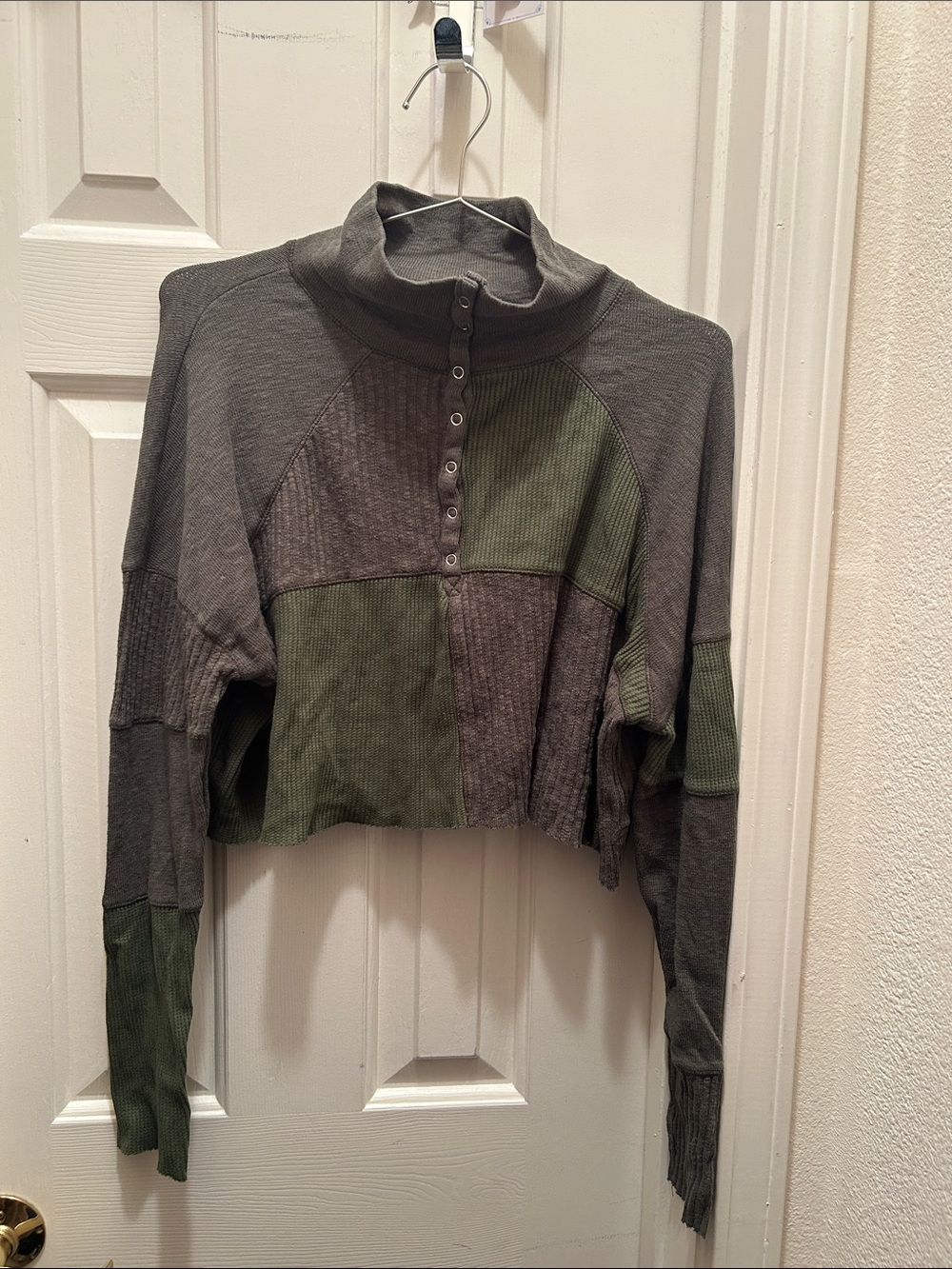 3/10$ BDG Olive and Charcoal Patchwork Ribbed Crop Top